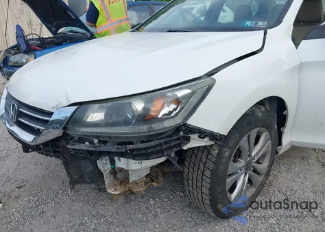 2015 Honda Accord Lx z USA, uszkodzony, nr VIN 1HGCR2F3XFA055981